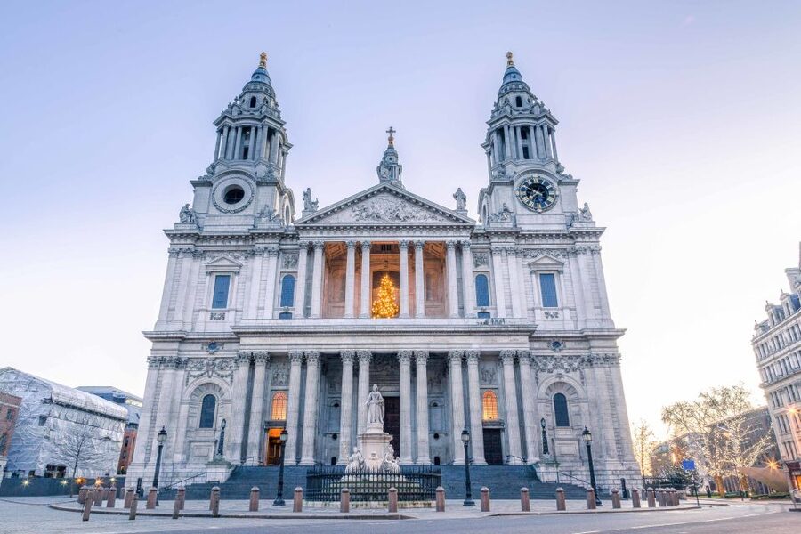 London: Full-Day Sightseeing Bus Tour with River Cruise - What the coach adds, and what it cannot do