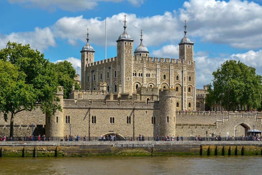 London: Full-Day Sightseeing Bus Tour with River Cruise - Buckingham Palace and the royal route