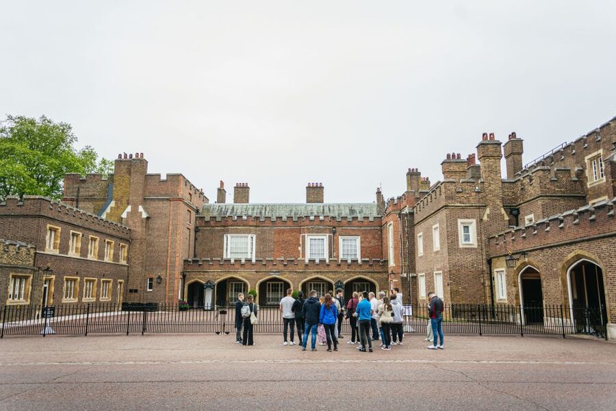 London: Ghost Walk and River Thames Boat Ride - The Tower of London makes a strong finish