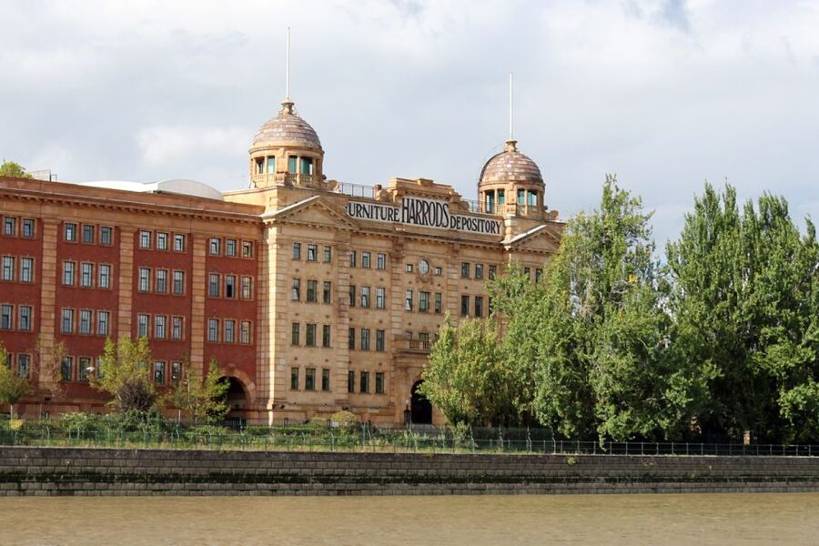 London: Kew to Westminster River Thames Cruise - From Kew Gardens to central London by river