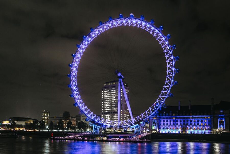 London: River Thames Dinner Cruise - Westminster Pier sets the tone
