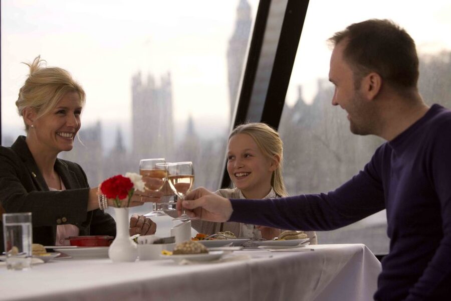 London River Thames Lunch Cruise - Service, atmosphere, and table layout
