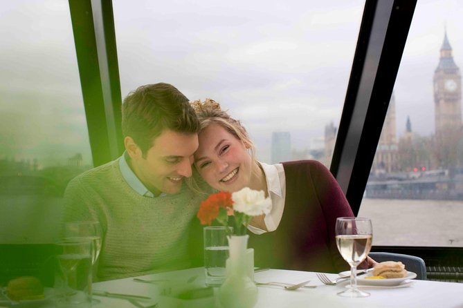 Lunch River Cruise on the Thames with 2-Course Meal - What the two-course lunch is really like