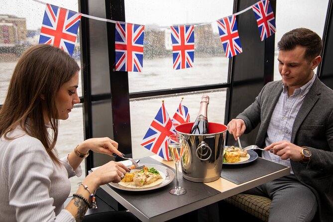 Lunch River Cruise on the Thames with 2-Course Meal - Commentary, service, and the indoor saloon