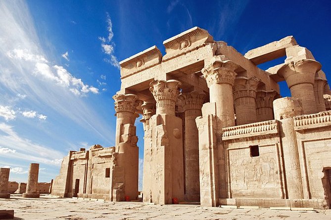 Luxury 4-Day 3-Night Nile Cruise from Aswan to Luxor - Day 2: Kom Ombo and Edfu by river