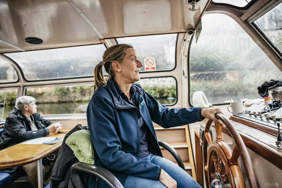 Manchester: Canal & River Cruise - Seating, refreshments, and the one-hour timing