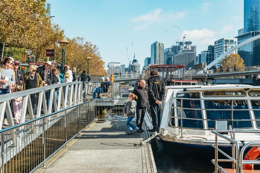 Melbourne: 2-Hour City Highlights River Cruise - Upriver sights: the MCG, Olympic Park, and gardens