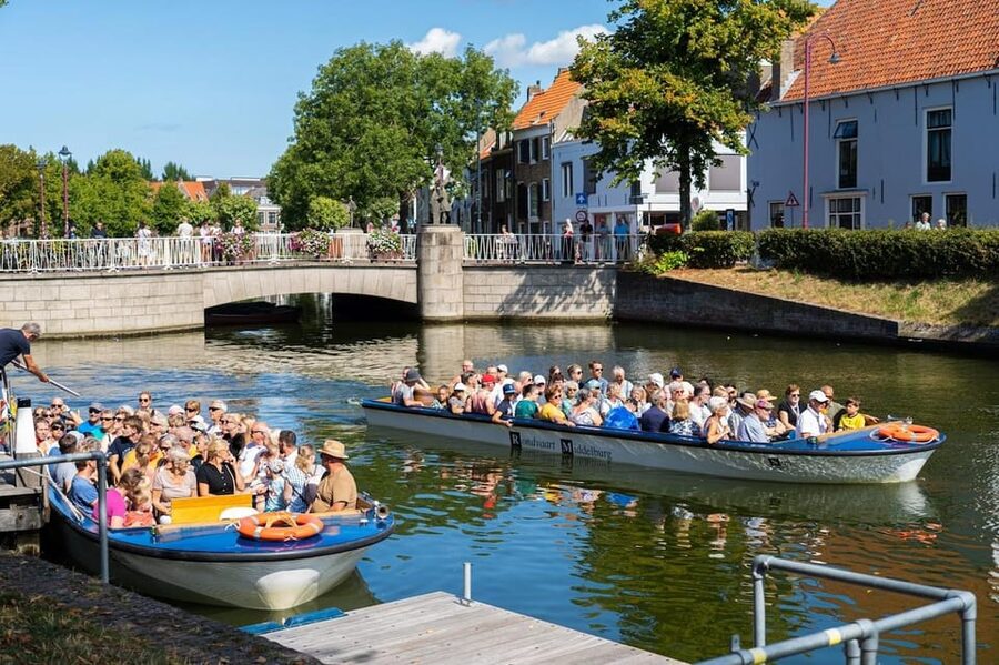 Middelburg: City Canal Cruise - Why Middelburg is best seen from the canal