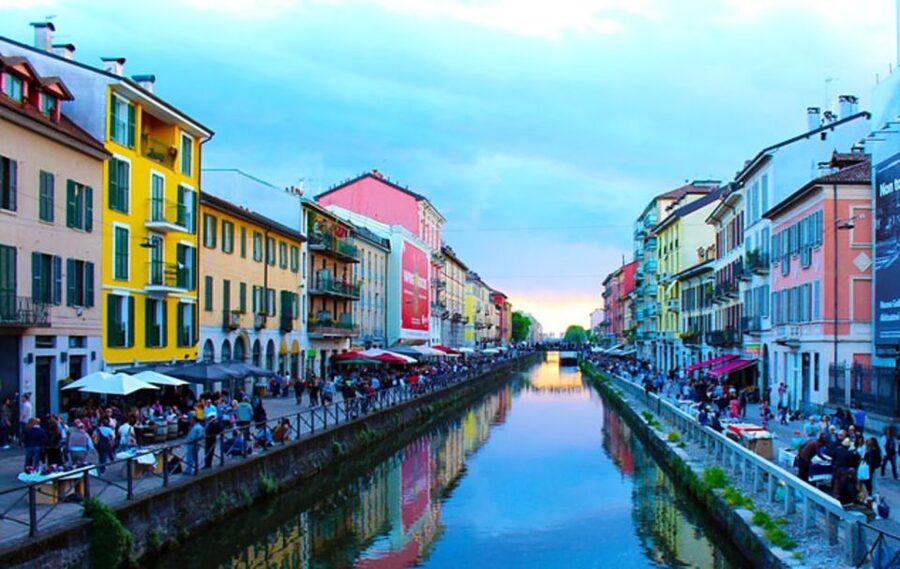 Milan: Navigli Canal Boat Cruise - San Cristoforo and the canalside story
