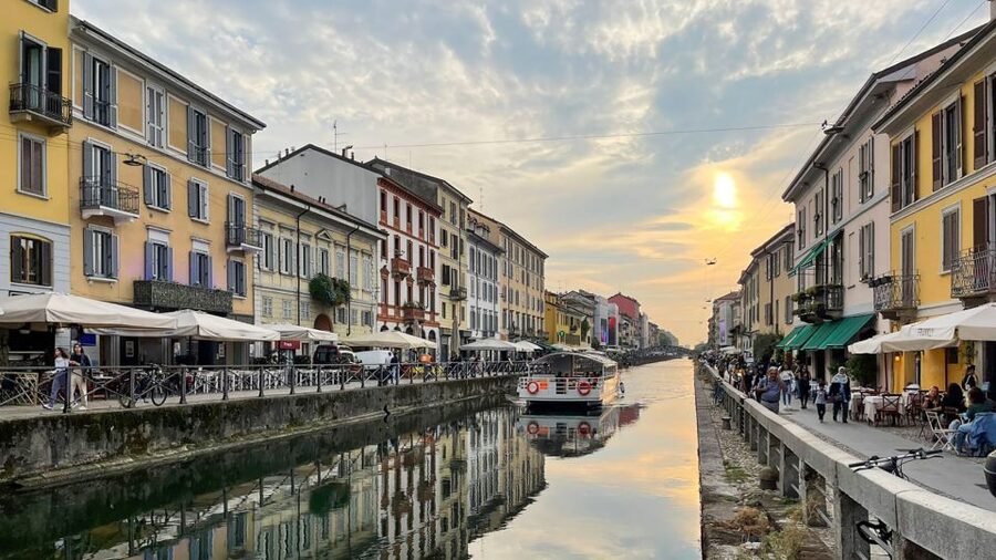 Milan: Navigli District Canal Boat Tour with Aperitivo - The drink and aperitivo: what you receive for $41