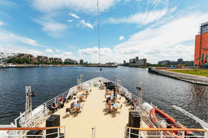 Montréal: Guided Sightseeing River Cruise - Passing beneath the Jacques Cartier Bridge