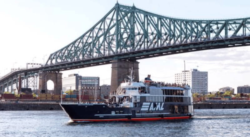 Montréal: Guided Sightseeing River Cruise - Choosing the best deck and departure