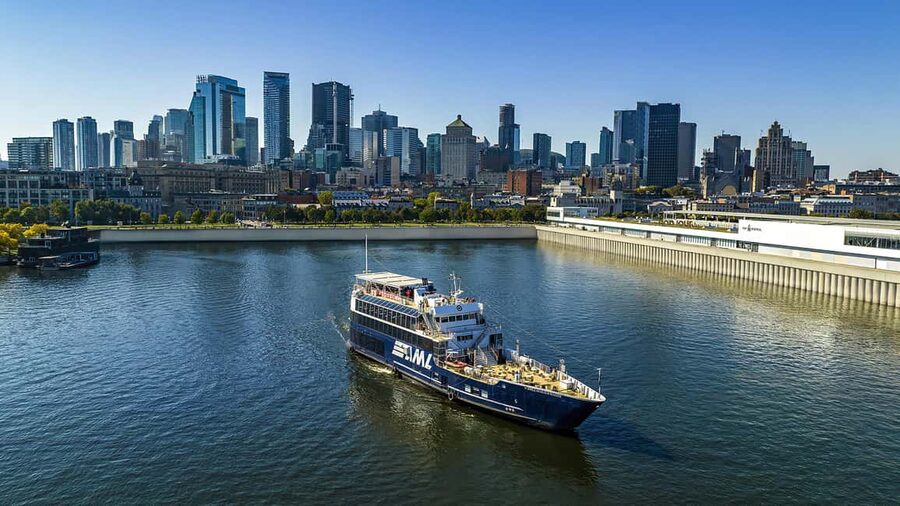 Montréal: Guided Sightseeing River Cruise - Old Montréal and the Old Port from the water
