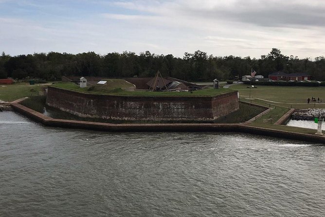 Narrated Harbor Luncheon Riverboat Cruise - Finding the right seat and hearing the narration