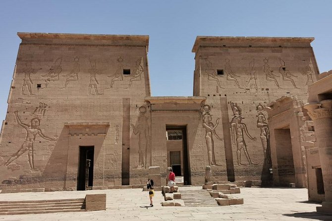 Nile Cruise 4 Days / Deluxe from Aswan to luxor- Private Tour - Life aboard the Radamis II or a similar ship