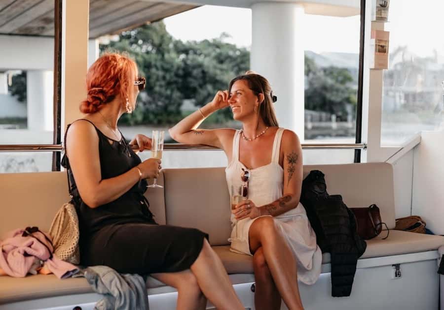 Noosaville: Noosa River Sunset Cruise - The crew shapes the whole evening