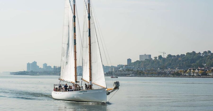 NYC: Hudson River Fall Foliage Sailing Trip - The Upper West Side from the river