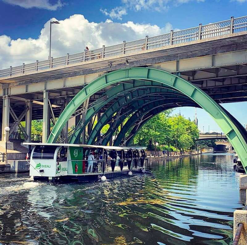 Ottawa: Rideau Canal Cruise - Boarding behind the National Arts Centre