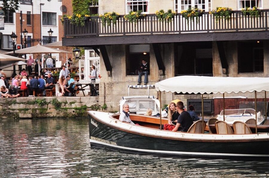 Oxford: Guided Sightseeing River Cruise - Reaching Iffley Lock