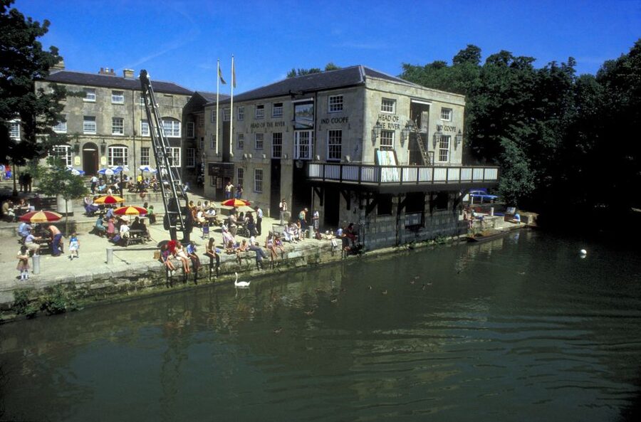 Oxford: Guided Sightseeing River Cruise - Leaving The Folly at Folly Bridge