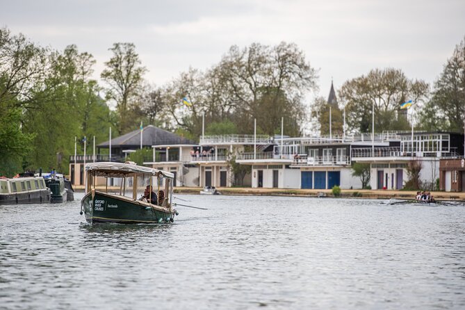 Oxford Sightseeing River Cruise Along The University Regatta Course - Starting at Folly Bridge beside The Folly Restaurant