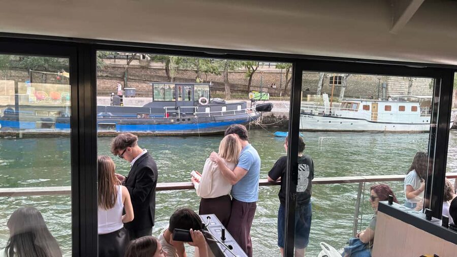 Paris: 1-Hour Seine Cruise departing from the Eiffel Tower - Key points to know before you go