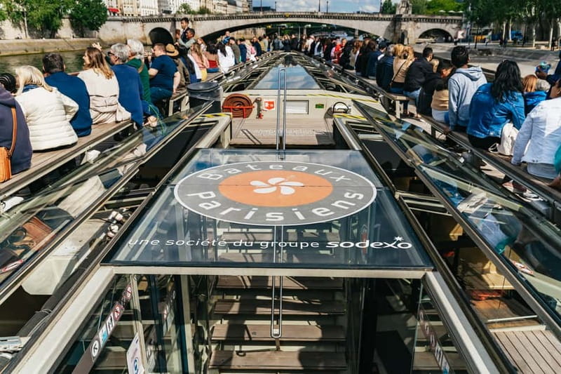Paris: 1-Hour Seine Cruise departing from the Eiffel Tower - Upper deck photos or a warm seat below