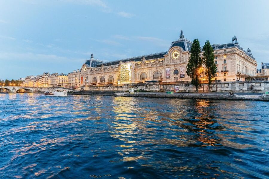 Paris: 3-Course-Dinner Cruise on the Seine with live music - Paris by night, served from the Seine