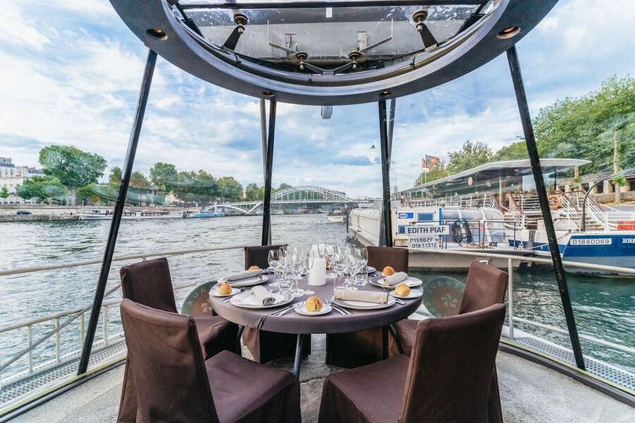 Paris: 3-Course-Dinner Cruise on the Seine with live music - Musée d’Orsay, Île de la Cité, and Notre Dame