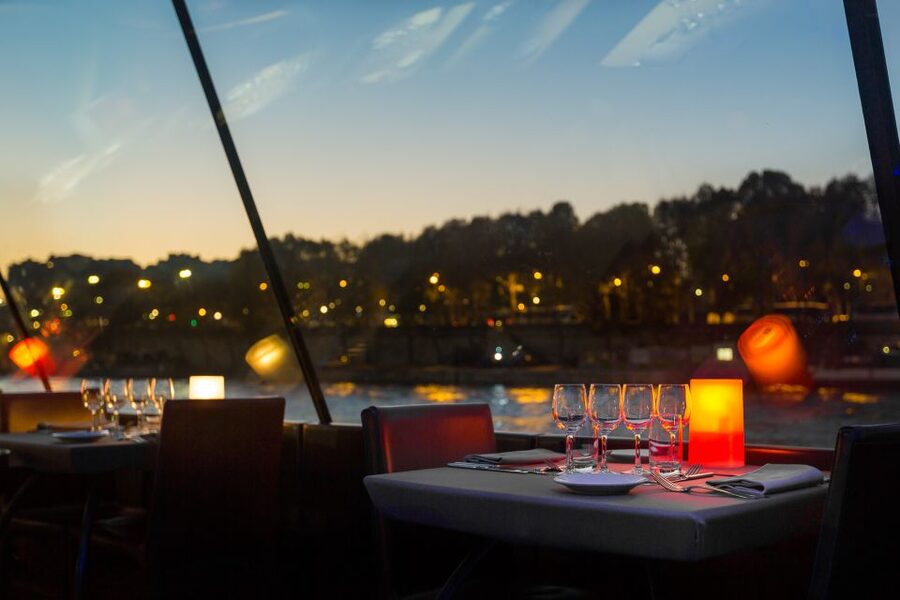 Paris: 3-Course-Dinner Cruise with Wine on the Seine River - Who will enjoy this Seine dinner cruise?