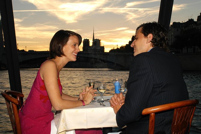 Paris 3-Course Gourmet Dinner and Sightseeing Seine River Cruise - The Seine gives you Paris from a better angle