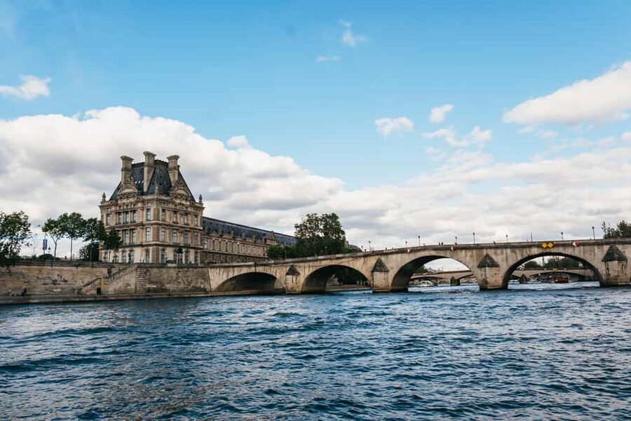 Paris : 3-Course Gourmet Dinner Cruise on Seine River - Drinks, window seats, and the real cost