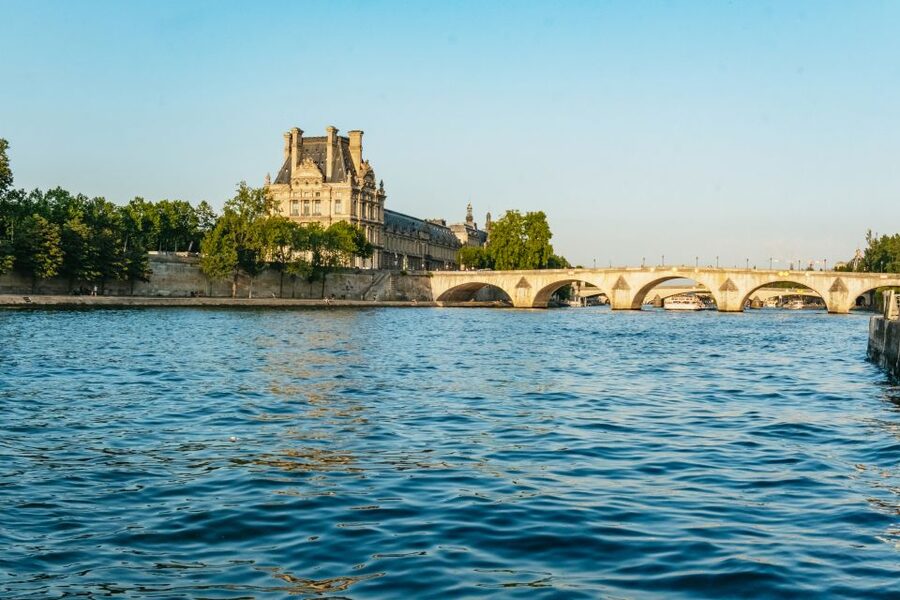 Paris : 3-Course Gourmet Dinner Cruise on Seine River - Boarding near the Musée d’Orsay