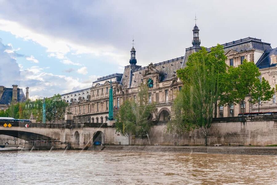 Paris: 3-Course Italian Meal Seine Cruise - Service and the pace of the meal