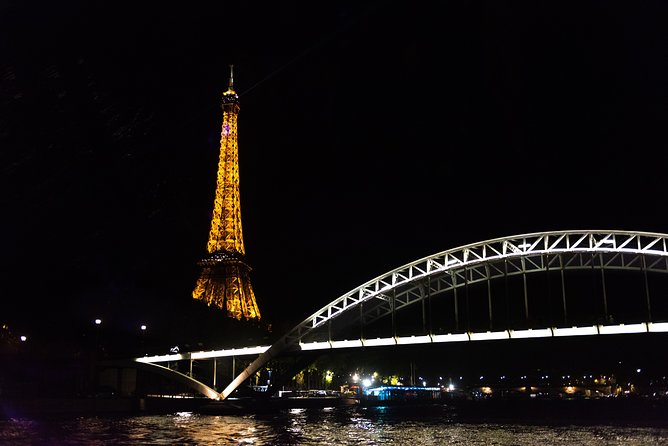 Paris 3-Courses Gourmet Dinner Seine River Cruise with Champagne - Music, service, and the atmosphere onboard