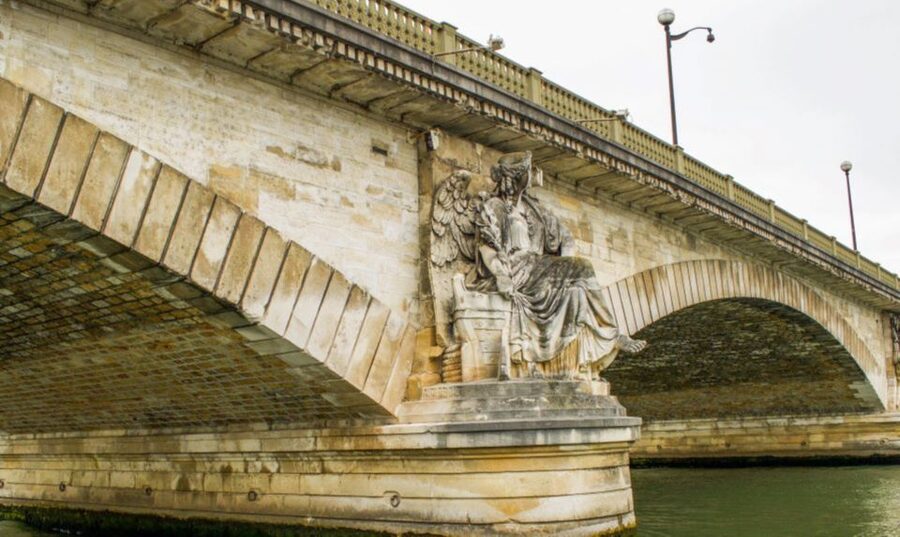 Paris: Catacombs, Audio Guide, and River Cruise Option - Why the audio guide matters