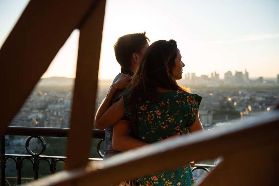 Paris: Dinner Cruise on the Seine and Eiffel Tower 2nd floor - Price: what $188 really buys you