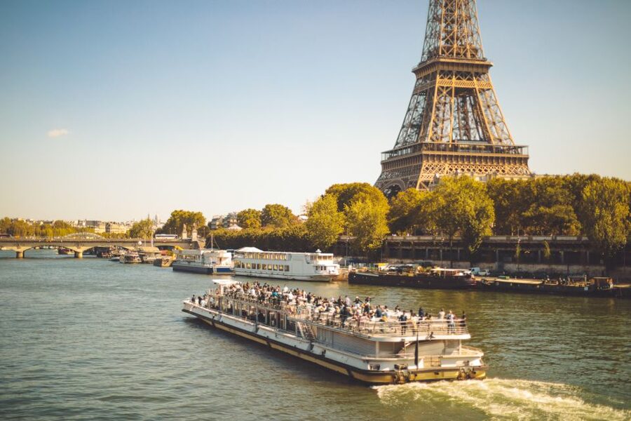 Paris: Eiffel Tower Access and Seine River Cruise - Daylight or evening makes a real difference
