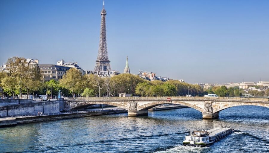 Paris: Eiffel Tower Hosted Tour, Seine Cruise and City Tour - Paris by panoramic bus