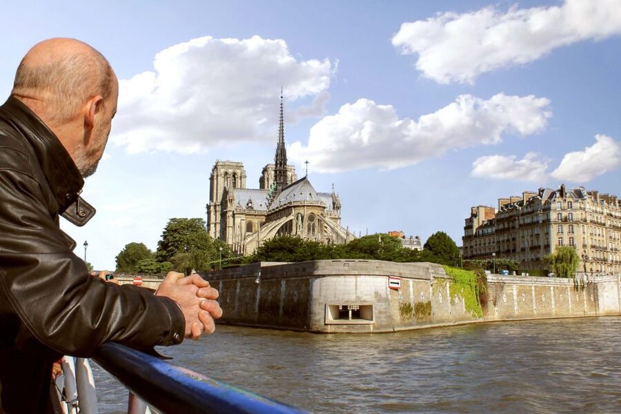Paris: Eiffel Tower Hosted Tour, Seine Cruise and City Tour - Who should book this experience?