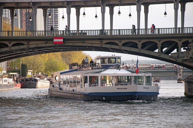 Paris en Scene 3 Course Seine River Dinner Cruise - Why this cruise works as an introduction to Paris