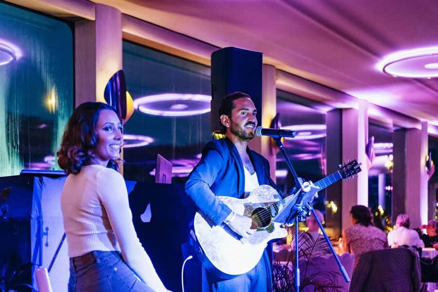 Paris: Gourmet Dinner Cruise on Seine River with Live Music - The route from the Statue of Liberty to Île aux Cygnes