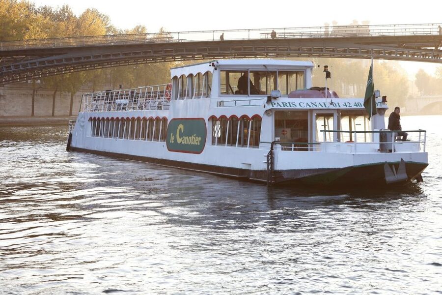 Paris: Happy Hour Evening Cruise on the Seine River - The 90-minute route and its main sights