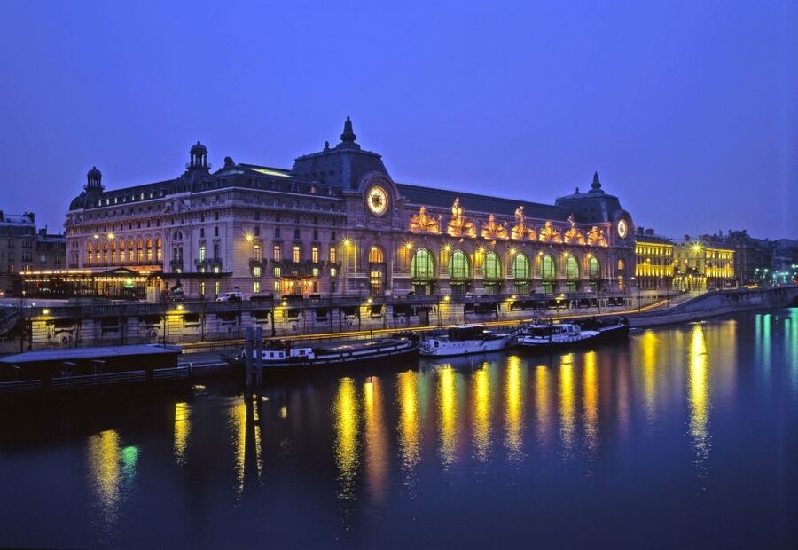 Paris: Happy Hour Evening Cruise on the Seine River - The boat, seats, and onboard atmosphere