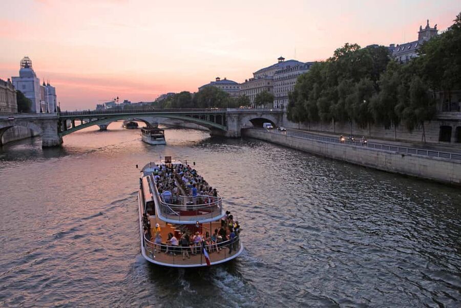 Paris: Hop-on Hop-off Bus Tour & Seine Cruise Bundle Tour - Key points to know before you book