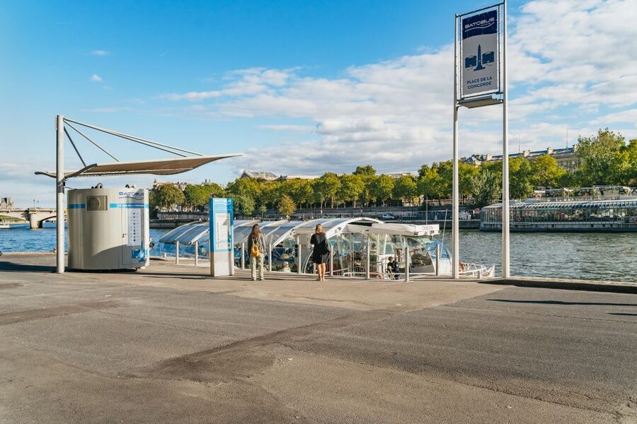 Paris: Hop-On Hop-Off Seine Cruise Pass with 9 Stops - Place de la Concorde and the grand western route