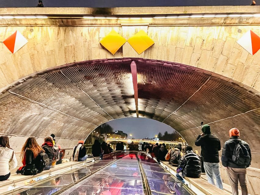 Paris: Illuminated Evening River Cruise & Waffle Tasting - The waffle stop at Trocadéro