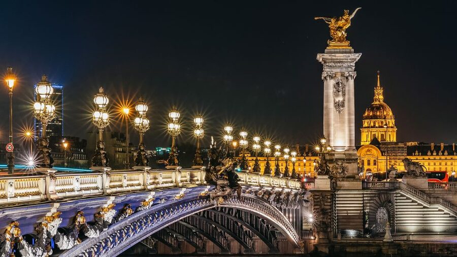 Paris: Illuminated Evening River Cruise & Waffle Tasting - Getting to Port de la Bourdonnais