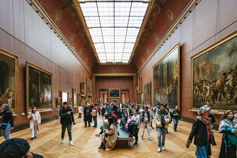Paris: Louvre Museum Entry Ticket With Host and River Cruise - Should you book the Louvre and Seine package?