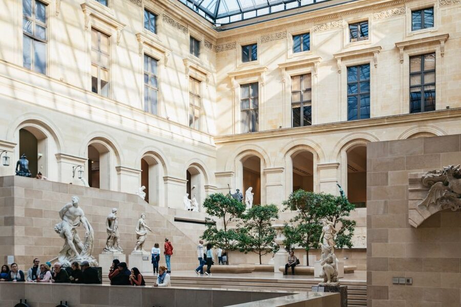 Paris: Louvre Museum Entry Ticket With Host and River Cruise - Inside the Louvre: choose your targets early